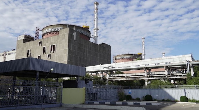Гендиректор МАГАТЭ обеспокоен обстрелами близ Запорожской АЭС