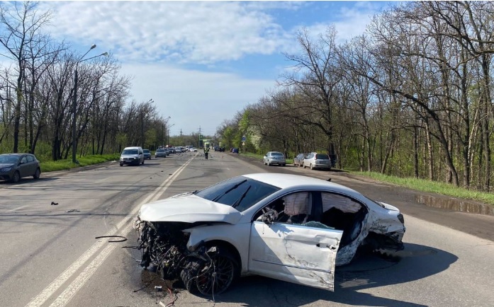 В Кривом Роге &#8212; ДТП с 5 авто, водитель Volkswagen шел на обгон: трое пострадавших