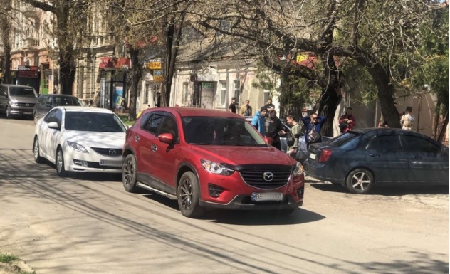 В Николаеве на пустой дороге произошло ДТП: водитель &#171;Мазды&#187; слишком резко остановился