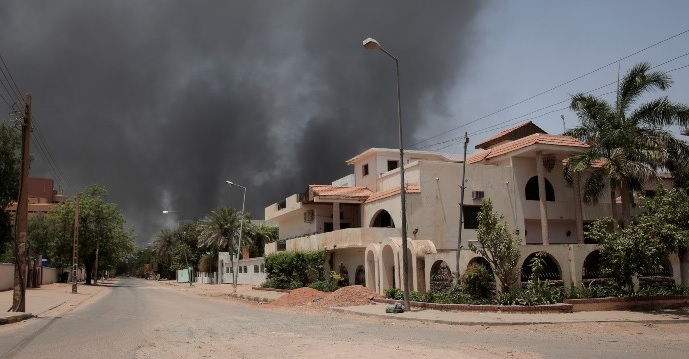 США, Франция и другие союзники эвакуируют из Судана дипломатов