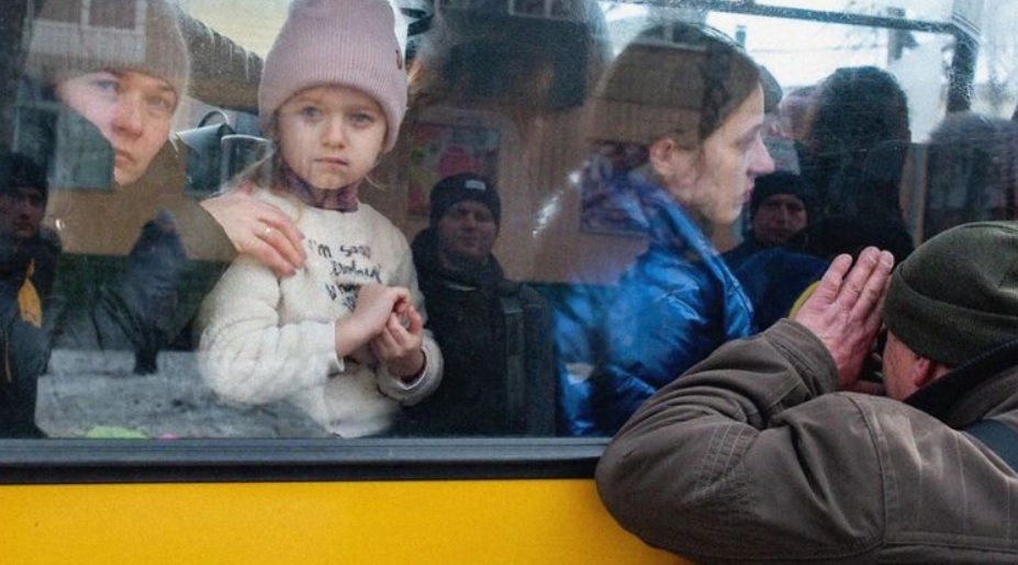 Кабмин Украины объявил в 21 населенном пункте Донецкой области принудительную эвакуацию детей