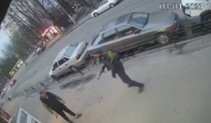 &#171;Обиделся на продавца&#187;: в Киеве неизвестный открыл стрельбу из автомата по магазину