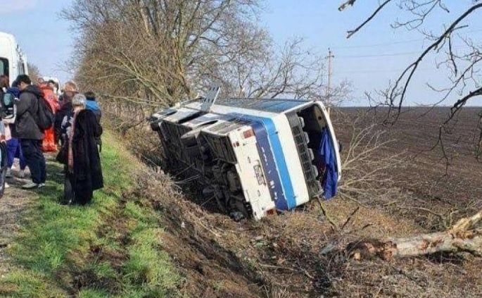 В Молдове перевернулся пассажирский автобус с украинцами: есть пострадавшие