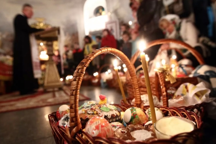 В Киеве прихожане будут оставаться всю Пасхальную ночь в храмах, если пойдут святить куличи: подробно