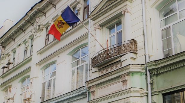РФ высылает сотрудника посольства Молдовы и закрывает въезд молдовским чиновникам