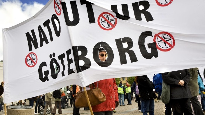 В Гетеборге более 2000 человек вышли на протесты против вступления Швеции в НАТО