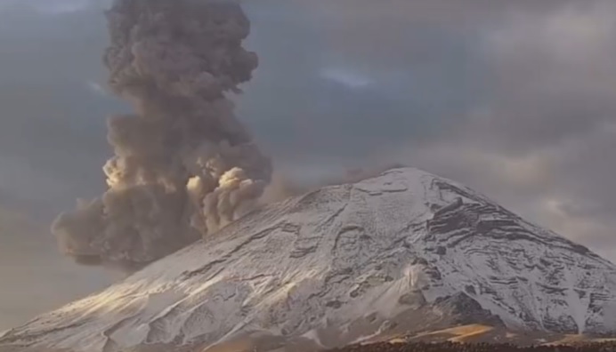 В Мексике начал извергаться мощный вулкан