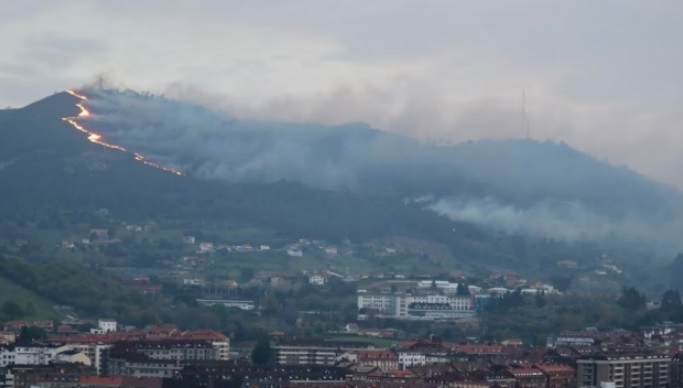 На севере Испании за день зафиксировали 90 лесных пожаров