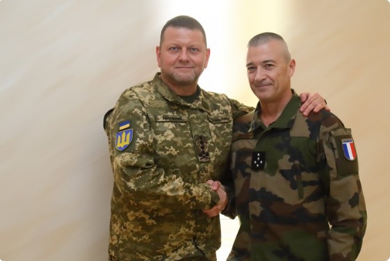 Французский генерал прибыл в Украину и встретился с Залужным: подробно