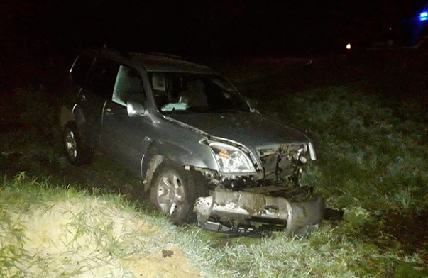 В Харьковской области &#8212; ДТП: авто Toyota Cruiser Prado перевернулось, 6 пострадавших