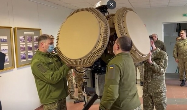 В Украину доставили первые 3 радара из 16, на которые литовцы собрали 14 млн евро