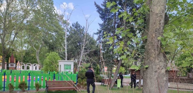 После смерти ребенка на батуте в Николаеве полиция оцепила место трагедии: что известно