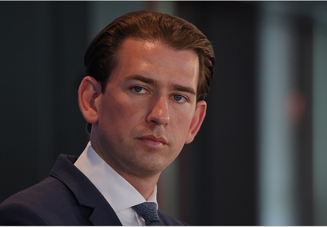 Экс-канцлеру Австрии выдвинули обвинения во взяточничестве: скандал задел также сотрудников ÖIF