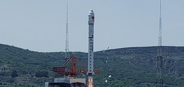 Китай запустил в космос ракету с 41-м спутником