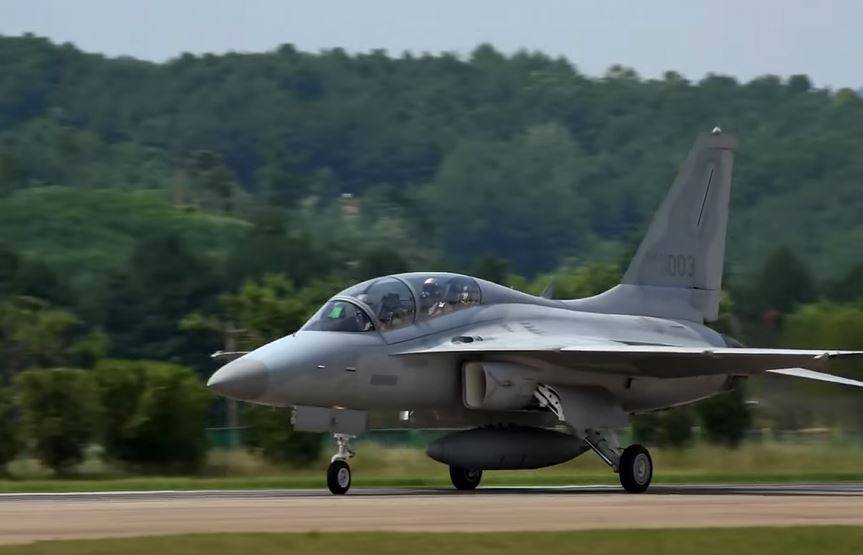 Польша начала получать южнокорейские самолеты FA-50