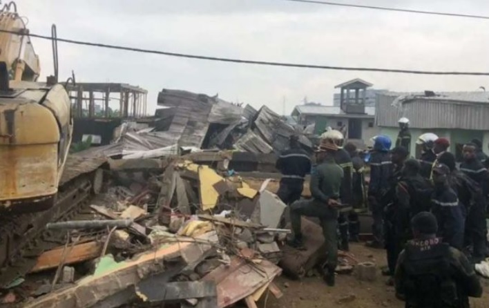 Не менее 12 погибших, более десяти пострадавших: в Камеруне обрушилось здание