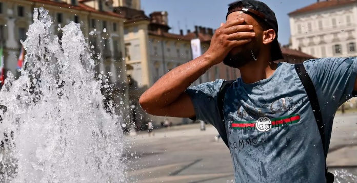 Во Франции из-за воздуха из Сахары фиксируют почти летнюю жару