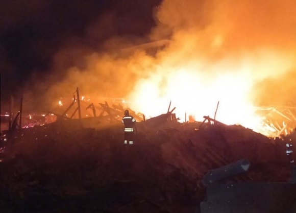 Повреждены жилые дома, горел элеватор: РФ трижды атаковала Хмельницкую область со вчерашнего вечера