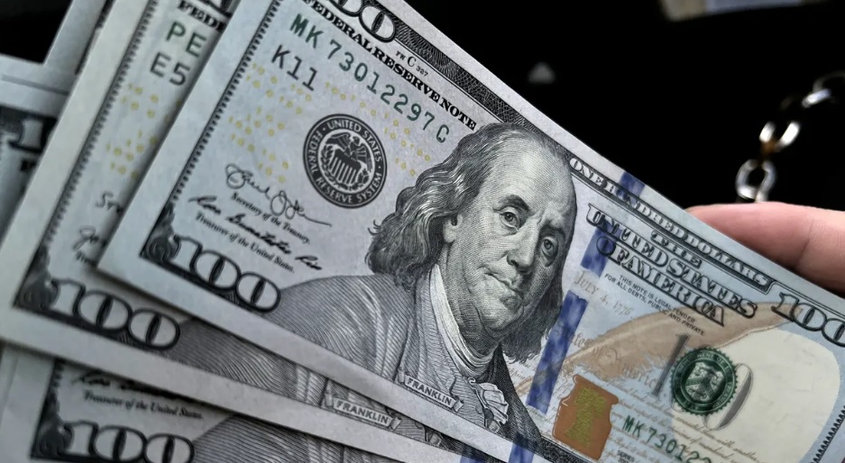 НБУ позволил курсу доллара на межбанке расти, на рынке остается дефицит валюты &#8212; аналитик