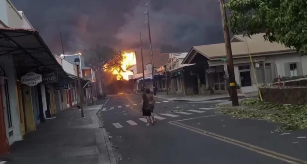 Из-за лесных пожаров на Гавайях погибли не менее 50 человек, огнем уничтожены около 1000 домов