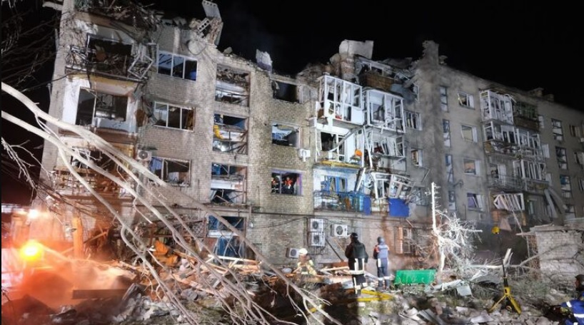 7 погибших, 67 раненых: обновлена информация о ракетном ударе РФ по дому в Покровске
