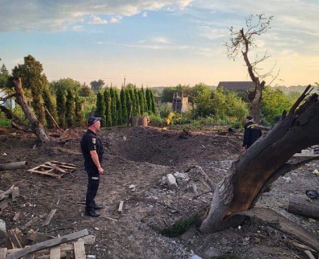 В Киевской области рухнули обломки ракет РФ, повреждены 10 частных домов