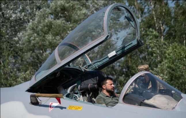Чехия передала Украине симулятор для подготовки пилотов к работе на самолетах F-16