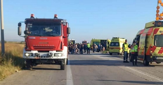 42 пострадавших: на выезде из Греции столкнулись автобус с туристами и два авто