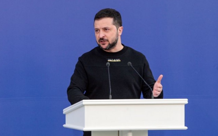 Зеленский заявил, что РФ хочет отстранить его от власти до конца года