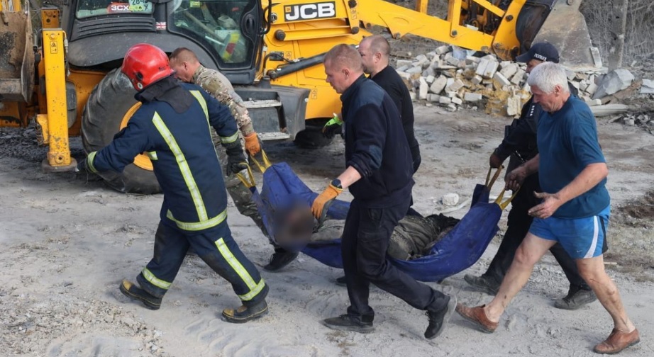 Ракетный удар по кафе в Харьковской области, 51 погибший: спасательные работы завершены