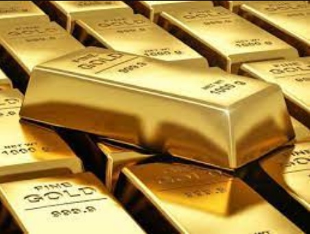 Мировые банки скупают рекордные объемы золота, чтобы уменьшить зависимость от доллара США