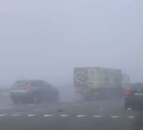 Столкнулись 10 авто: из-за тумана на Полтавщине произошло масштабное ДТП