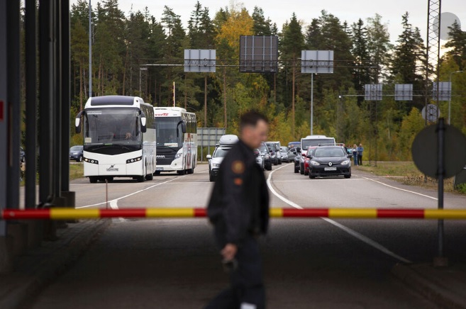 Финляндия закрыла четыре пункта пропуска на границе с РФ