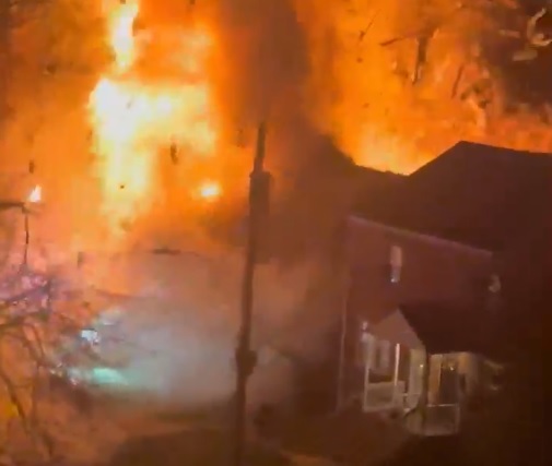 В американском штате Вирджиния взорвался жилой дом: его владелец стрелял в полицию, приехавшую на обыск