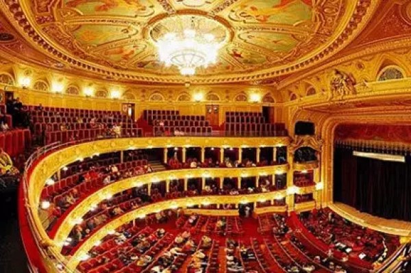 Трое ведущих артистов Львовской оперы не вернулись в Украину после зарубежных гастролей
