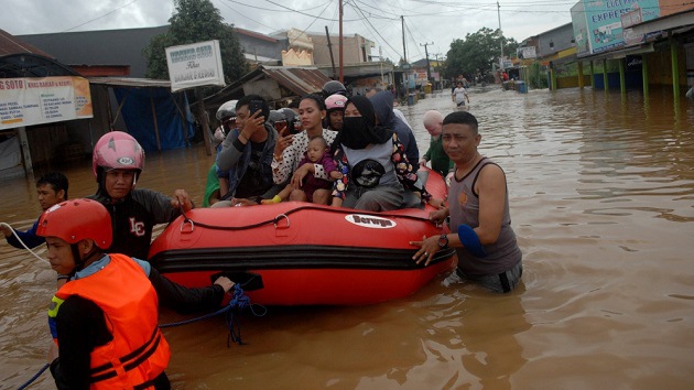 Не менее 19 погибших: на острове Суматра в Индонезии произошли наводнения и оползни