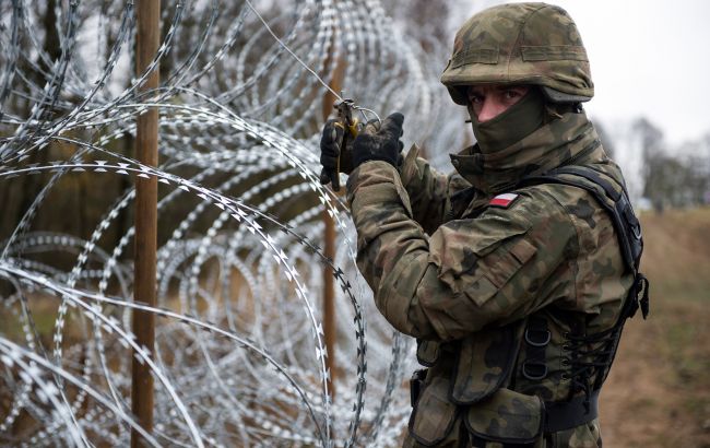 Польша усилила границу с Беларусью военной жандармерией