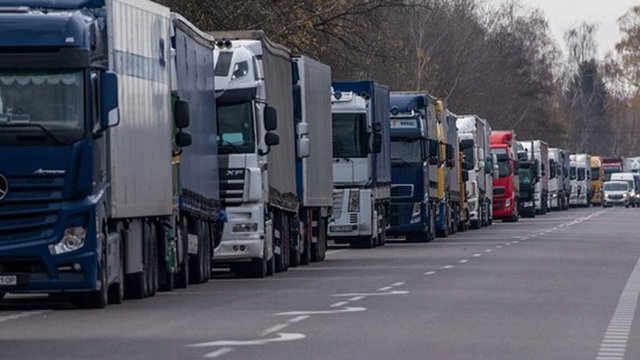 Поляки возобновили блокаду на границе с Украиной: не пропускают грузовики через ПП &#171;Рава-Русская &#8212; Гребенное&#187; &#8212; ГПСУ