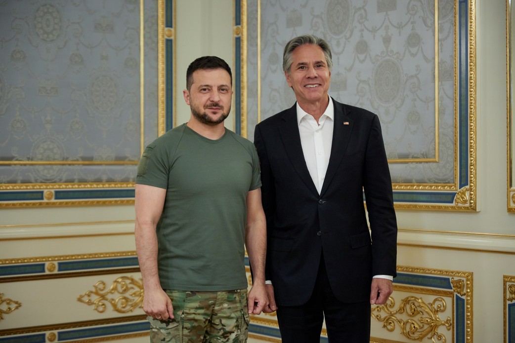 &#171;Президент был взбешен в разговоре с Блинкеном&#187;: WP пишет о конфликте Зеленского и США