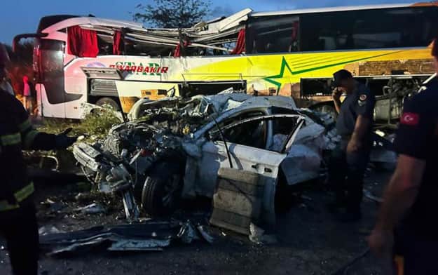Не менее 10 погибших, 39 пострадавших: в Турции пассажирский автобус попал в ДТП