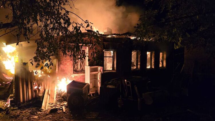 Семь пострадавших, произошло несколько пожаров: ночью РФ атаковала Харьков дронами