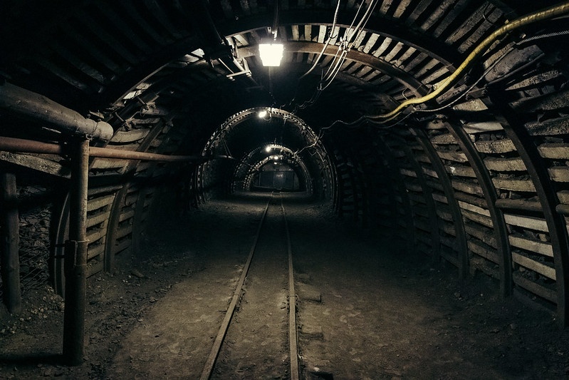 Во Львовской области произошел обвал на шахте: под завалами могут быть люди