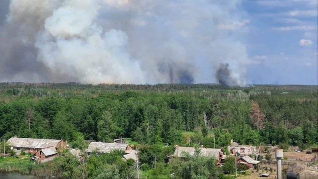 Есть погибшие и раненые, разрушены дома: РФ за сутки обстреляла не менее 7 областей Украины