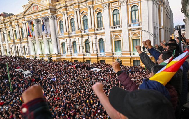Штурм дворца и армия в столице: в Боливии произошла попытка госпереворота