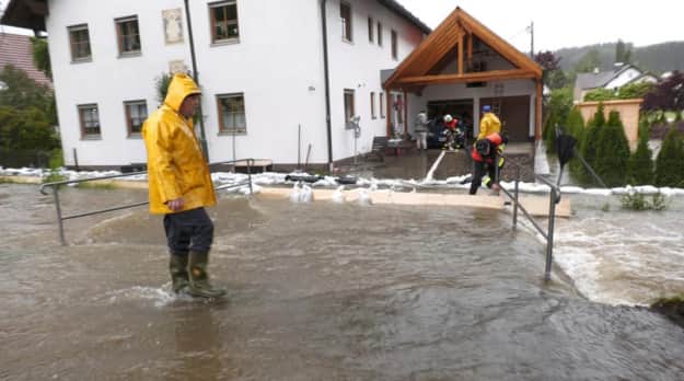В Германии реки вышли из берегов и начался потоп, в Швейцарии ожидают сильных наводнений
