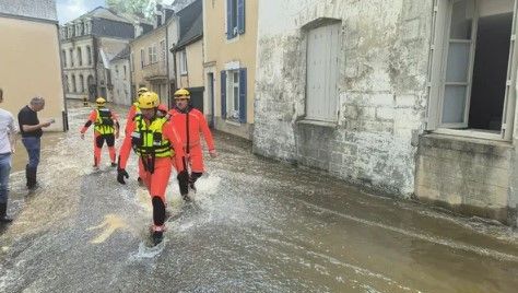Несколько районов Франции затопило после сильных ливней
