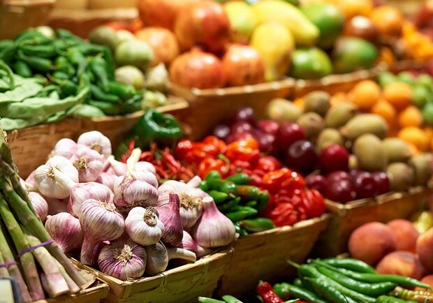 Как безопасно хранить пищу, когда выключили свет: Минздрав рекомендует украинцам летом стать вегетарианцами