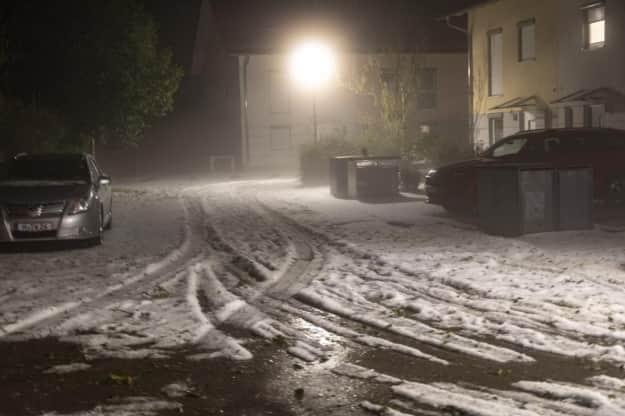 Словно снег: в июле улицы Баварии засыпало градом