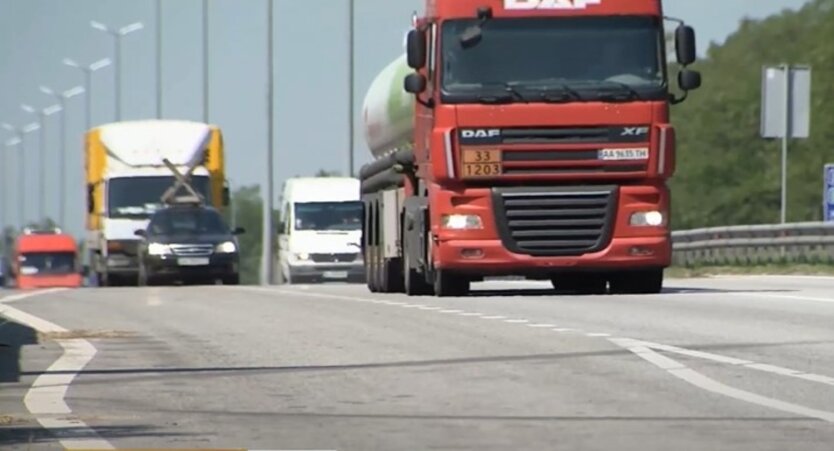 Из-за жары в Киеве ввели ограничения на проезд грузовиков