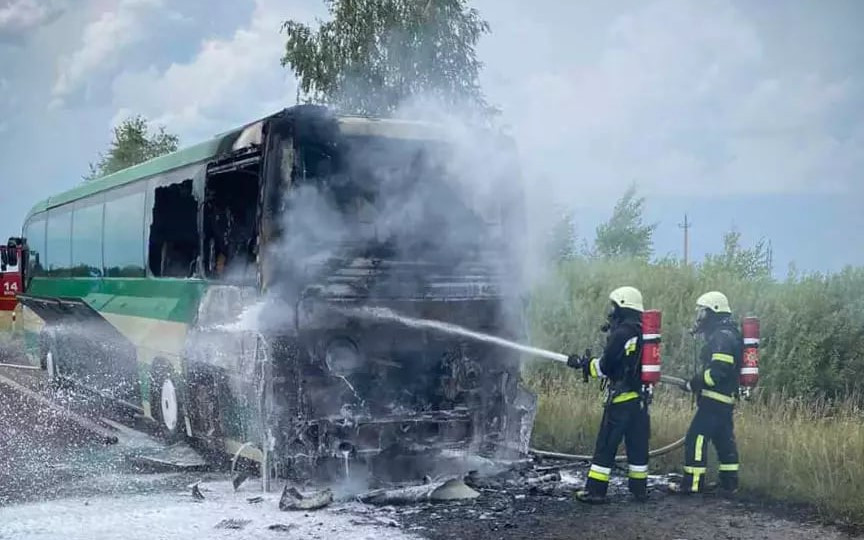 На Львовщине загорелся автобус с детьми
